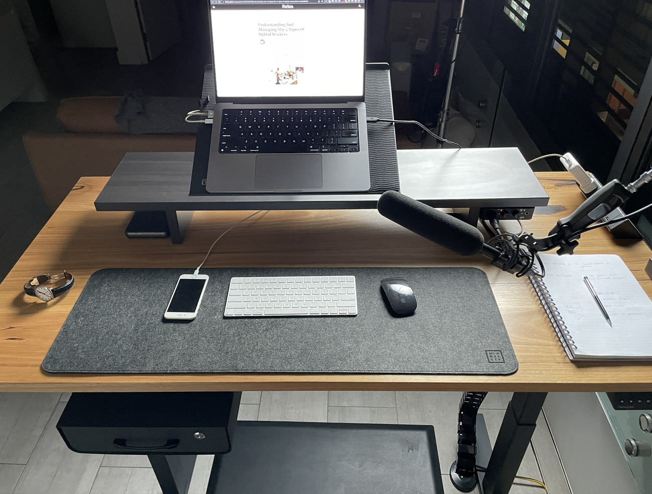 The 10 Best Standing Desks in Australia For 2022 & Reviewed]