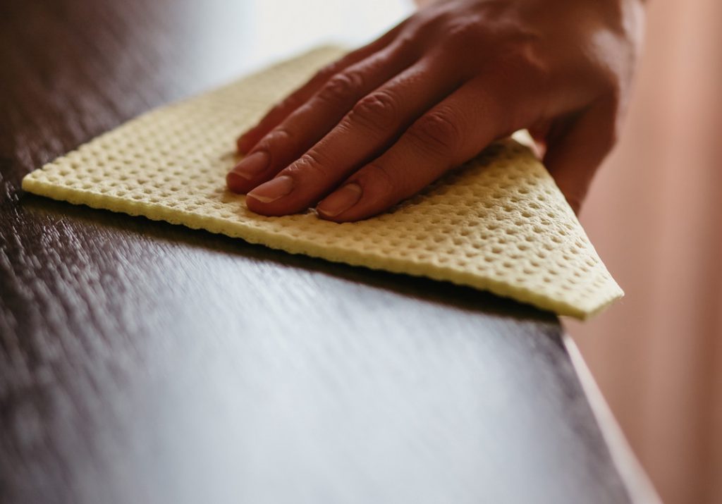 clean your office desk