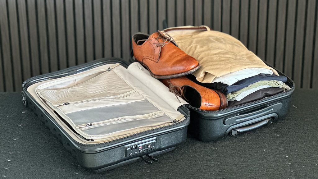 expandable-carry-on-bag