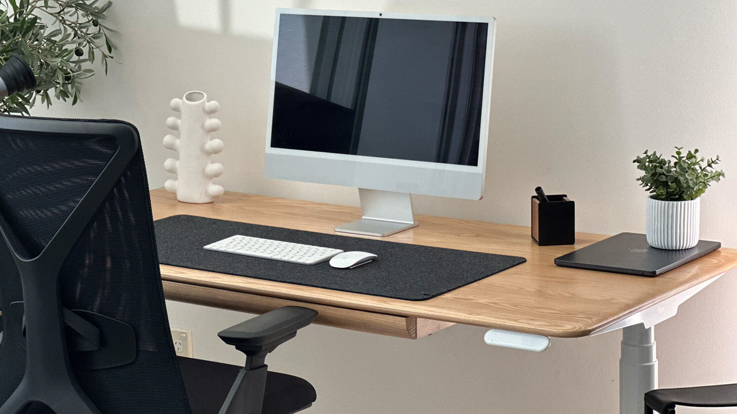 standing desk features